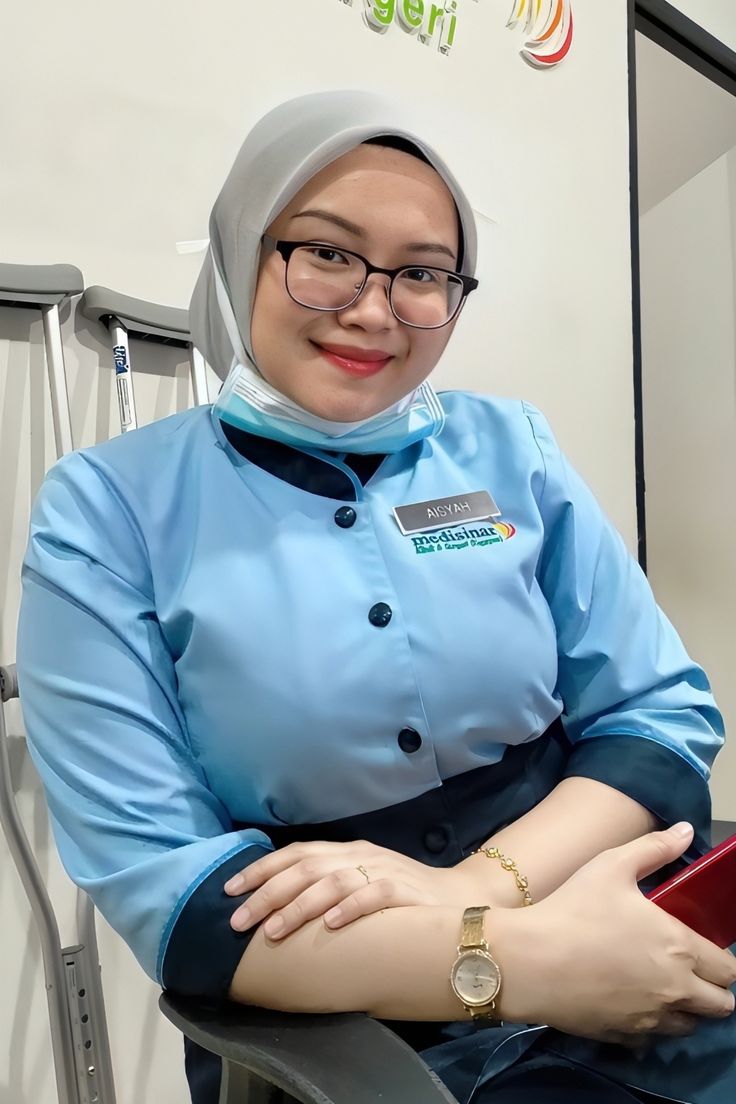 Lagi Viral Video Hijaber cute karyawan bank berbaju biru hijab segiempat