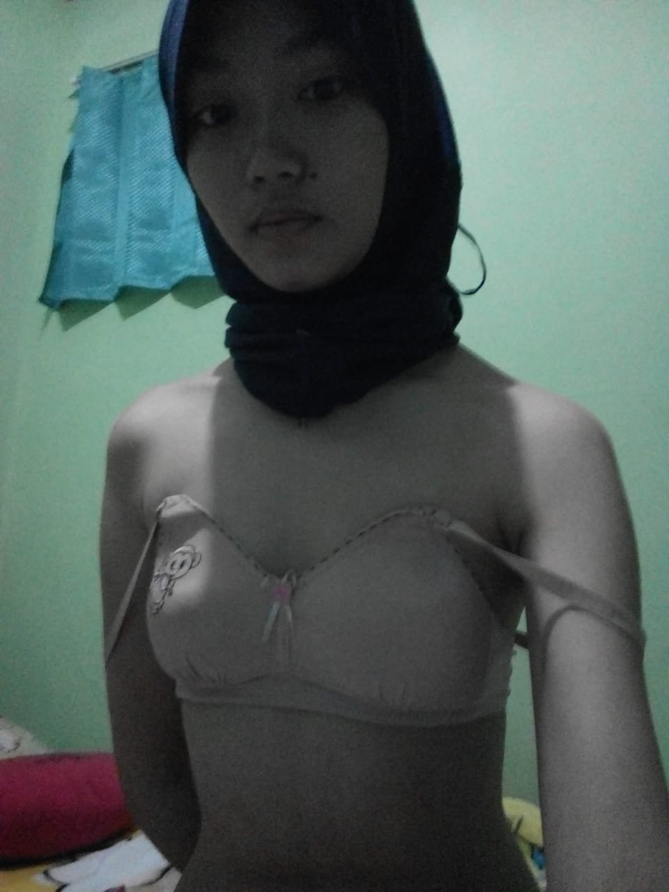 Ome TV Barat Viral, Video Kakak Jilbab Hitam Nurut Banget