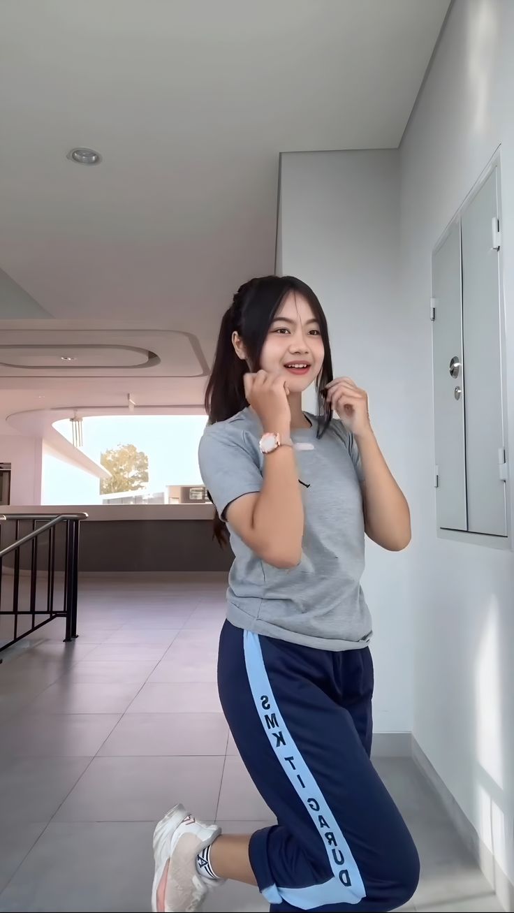 Latest Abg Smp Video Viral Video on Social Media in 2025 Adek Imut Masih Orsinil Sebelum Tidur Belajar Wiwik Bareng Kakak Sma of All Time Trending New Ibu Tiri Yg Viral